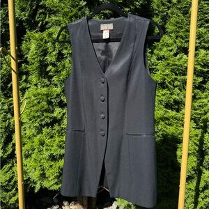 Elegant Black Sleeveless Vest